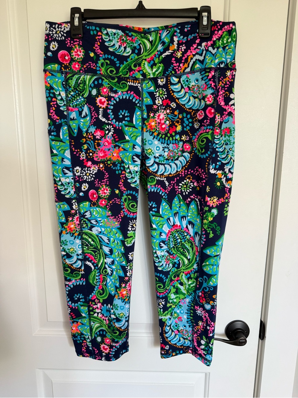 Lilly Pulitzer Luxletic Weekender cropped leggings “Take Me to the Sea" print XL